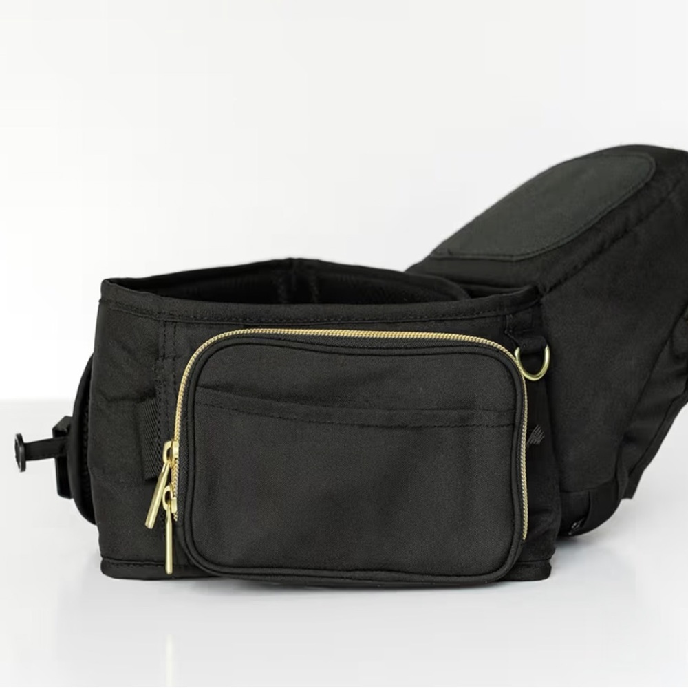 Tushbaby hip seat carrier